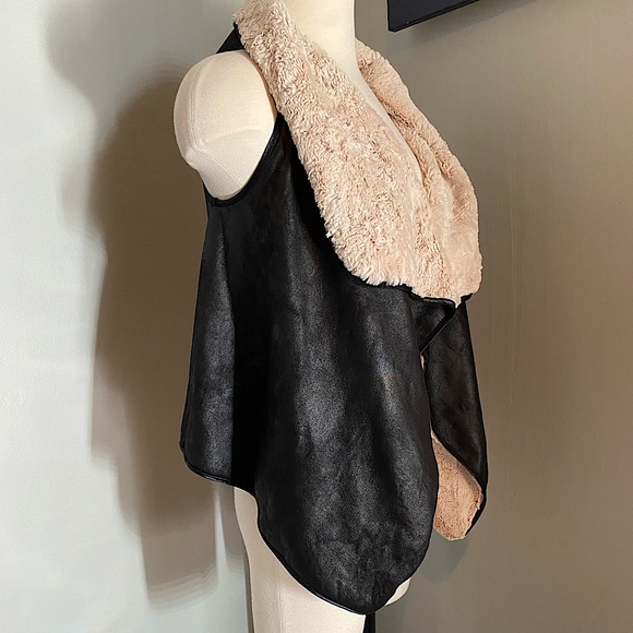 RARE - Black Milk Wanderer Vest / Vegan Shearling - Picture 2 of 8